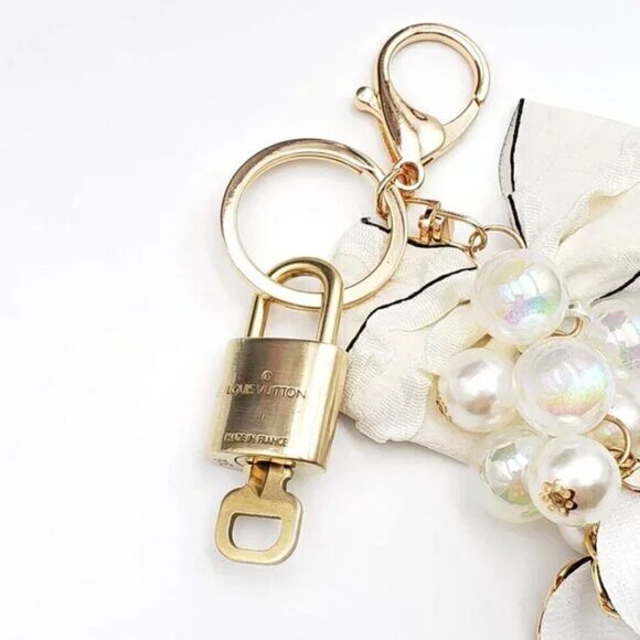 100% Auth Louis Vuitton Lock & Key with unbranded Bagcharm, Keycharm, Keychain - Picture 9 of 14